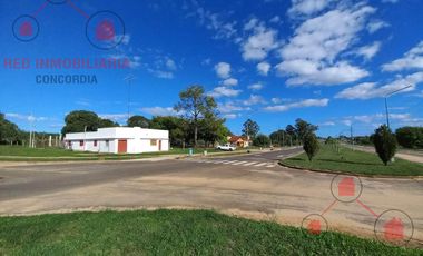 CASA EN VENTA SOBRE AV. PRINCIPAL (Col Ayuí)