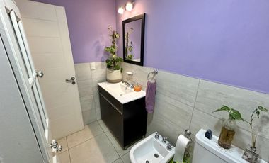 Departamento en Venta. 2 amb. Balcón terraza. Parrilla. Centro Zárate