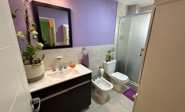 Departamento en Venta. 2 amb. Balcón terraza. Parrilla. Centro Zárate