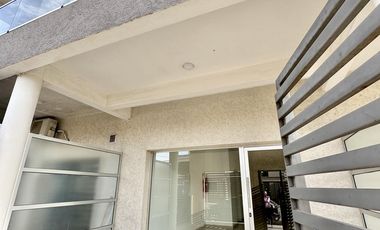 Departamento en Venta. 2 amb. Balcón terraza. Parrilla. Centro Zárate