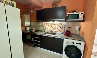 Departamento en Venta. 2 amb. Balcón terraza. Parrilla. Centro Zárate