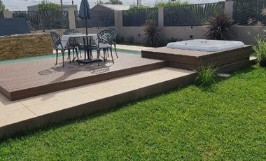 HERMOSA PROPIEDAD EN VENTA-EL PAYADOR 2050-BARRIO PUNTA CHACRA -ROLDAN