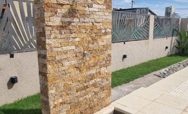 HERMOSA PROPIEDAD EN VENTA-EL PAYADOR 2050-BARRIO PUNTA CHACRA -ROLDAN
