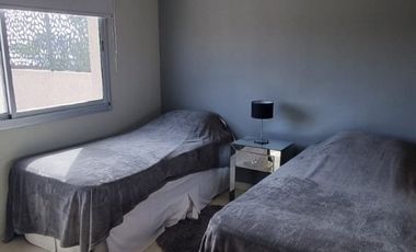 HERMOSA PROPIEDAD EN VENTA-EL PAYADOR 2050-BARRIO PUNTA CHACRA -ROLDAN
