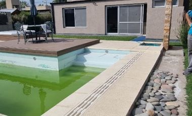 HERMOSA PROPIEDAD EN VENTA-EL PAYADOR 2050-BARRIO PUNTA CHACRA -ROLDAN