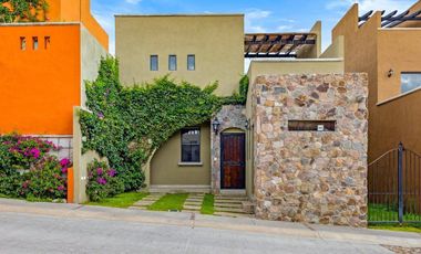 Casa en Venta en San Miguel de Allende con Patio, Terraza, Casa Club y Seguridad