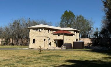 Excelente terreno en Val’Quirico en barrio Bosques