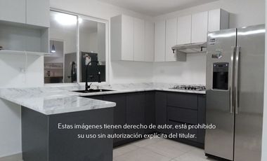 Casa en Renta Semi Amueblada en Arezzo Residencial