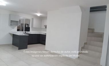 Casa en Renta Semi Amueblada en Arezzo Residencial