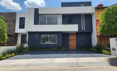 Casa en Venta en Altozano Fraccionamiento privado