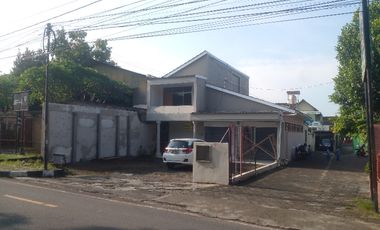 Bangunan 2 Lantai untuk Kantor atau Toko