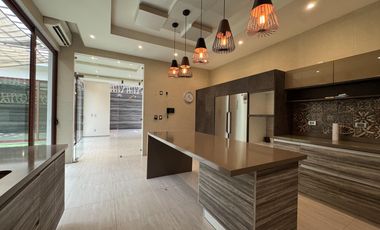 CASA CON 4 HABITACIONES EN RENTA EN PALMAS