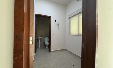CASA CON 4 HABITACIONES EN RENTA EN PALMAS