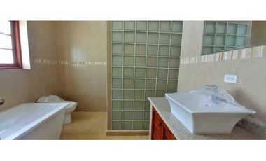 VENTA CASA LUJOSA EN  ALTOS DEL MARIA 2074M2 MLD