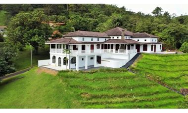 VENTA CASA LUJOSA EN  ALTOS DEL MARIA 2074M2 MLD