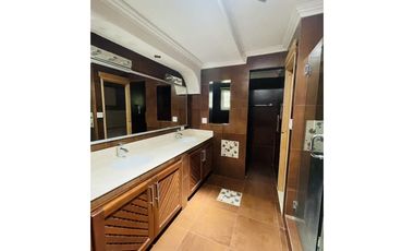 🌿 The Noble Refuge  / El Reugio Noble