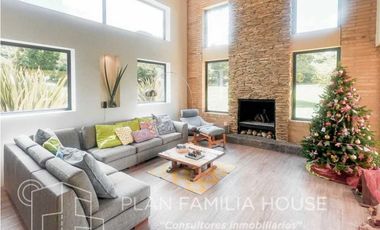 HERMOSA CASA EN CHIA SINDAMANOY, MODERNA, DISEÑO EXCLUSIVO