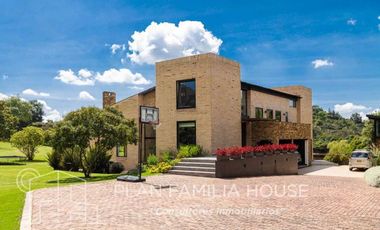 HERMOSA CASA EN CHIA SINDAMANOY, MODERNA, DISEÑO EXCLUSIVO