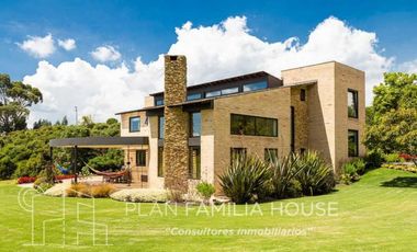 HERMOSA CASA EN CHIA SINDAMANOY, MODERNA, DISEÑO EXCLUSIVO