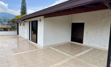 Casa Campestre en Unidad Cerrada - Copacabana