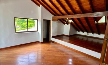 Casa Campestre en Unidad Cerrada - Copacabana