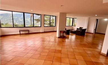 Casa Campestre en Unidad Cerrada - Copacabana