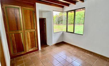 Casa Campestre en Unidad Cerrada - Copacabana