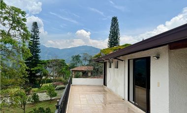 Casa Campestre en Unidad Cerrada - Copacabana