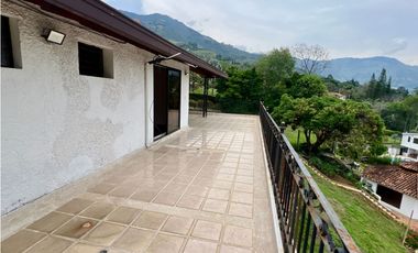 Casa Campestre en Unidad Cerrada - Copacabana