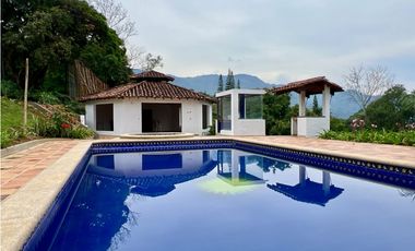 Casa Campestre en Unidad Cerrada - Copacabana