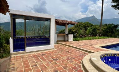 Casa Campestre en Unidad Cerrada - Copacabana