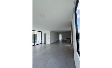 Casa campestre en condominio para la venta en Cerritos, Pereira!!!