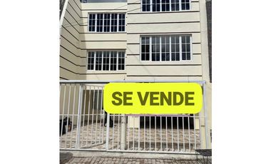 ACSI 1230. Casa en venta de 3 pisos en Chía, Cundinamarca.