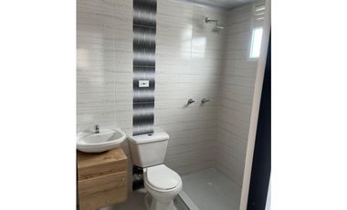 ACSI 1230. Casa en venta de 3 pisos en Chía, Cundinamarca.