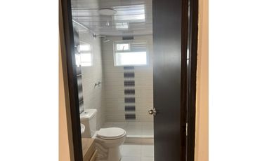 ACSI 1230. Casa en venta de 3 pisos en Chía, Cundinamarca.