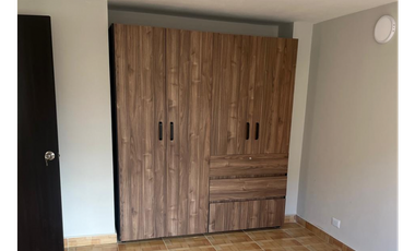 ACSI 1230. Casa en venta de 3 pisos en Chía, Cundinamarca.
