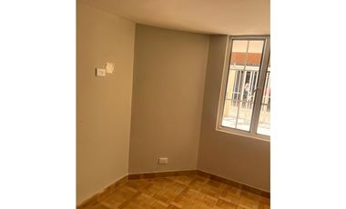 ACSI 1230. Casa en venta de 3 pisos en Chía, Cundinamarca.