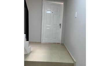 ACSI 1230. Casa en venta de 3 pisos en Chía, Cundinamarca.