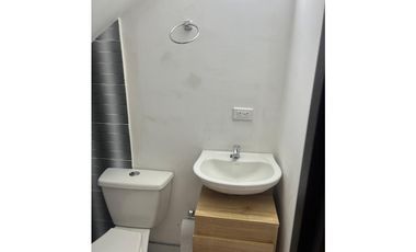 ACSI 1230. Casa en venta de 3 pisos en Chía, Cundinamarca.