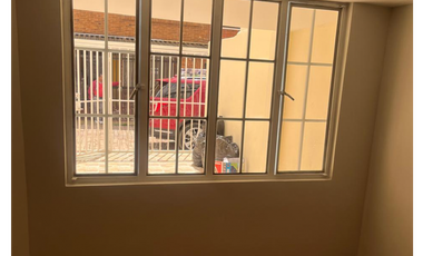 ACSI 1230. Casa en venta de 3 pisos en Chía, Cundinamarca.