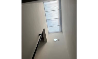 ACSI 1230. Casa en venta de 3 pisos en Chía, Cundinamarca.