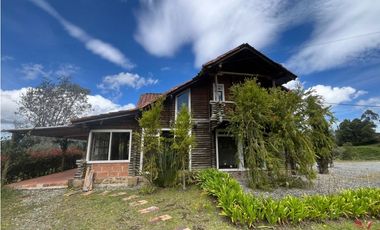 Alquiler de Casa en Alto Palmas en Madera Inmunizada en Unidad Cerrada