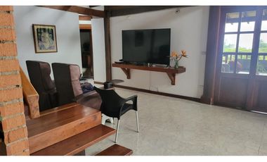 SE VENDE O PERMUTA LINDA  CASA CAMPESTRE EN CALI DAPA  AREA 2500 M2