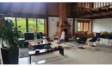 SE VENDE O PERMUTA LINDA  CASA CAMPESTRE EN CALI DAPA  AREA 2500 M2