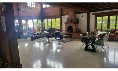 SE VENDE O PERMUTA LINDA  CASA CAMPESTRE EN CALI DAPA  AREA 2500 M2