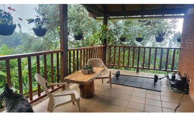 SE VENDE O PERMUTA LINDA  CASA CAMPESTRE EN CALI DAPA  AREA 2500 M2
