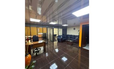 SE ARRIENDA BODEGA U OFICINA CENTRO BOGOT EDIFICIO SEGUROS BOLIVAR