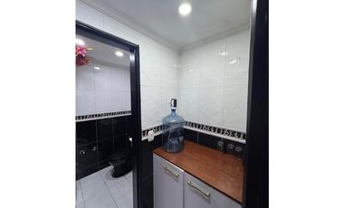 SE ARRIENDA BODEGA U OFICINA CENTRO BOGOT EDIFICIO SEGUROS BOLIVAR