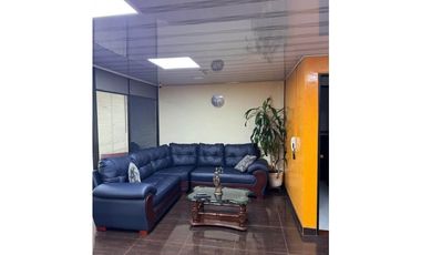 SE ARRIENDA BODEGA U OFICINA CENTRO BOGOT EDIFICIO SEGUROS BOLIVAR