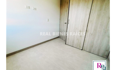 Apartamento en Venta – 4° Piso con Parqueadero y Cuarto Útil